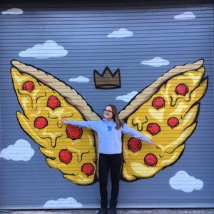 Meet your Posher, Larissa